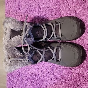 Girls  dark gray Columbia winter boots